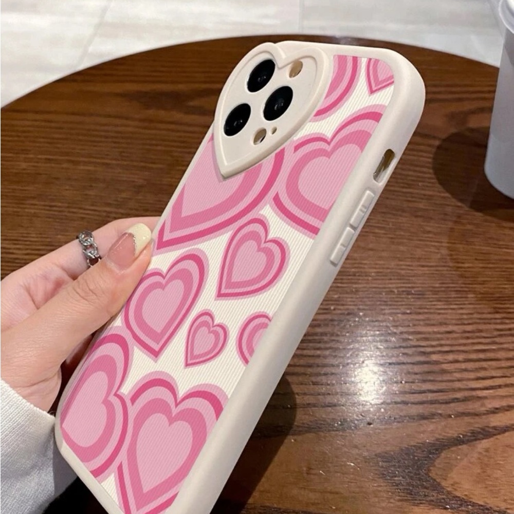 Trendy iPhone Case ๐ฑ - Picture 2 of 3